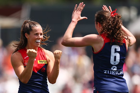 Capitã de Melbourne, Kate Hore 