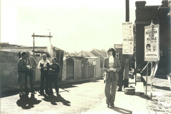 Moore’s first contested election in 1980, where she won a seat on
South Sydney Council.