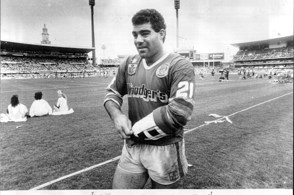 Mal Meninga made a surprise comeback in the 1987 finals series wearing a massive forearm guard.
