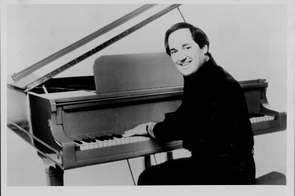 Neil Sedaka at the piano in 1979.