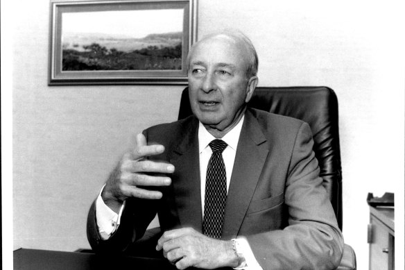 Lewis Lehr, the former chair and chief executive of 3M, pictured at the company’s Australian headquarters in Pymble in 1985. 