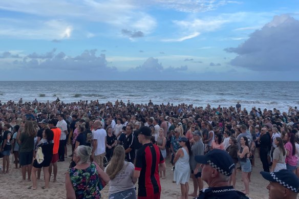 The sea of people gathered around Charlize’s family and friends at the vigil on Tuesday evening. 