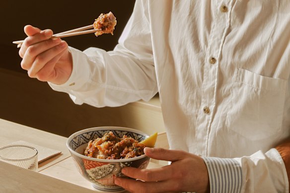 Atsu é um restaurante katsu dedicado no antigo espaço Leonie Upstairs em Carlton.