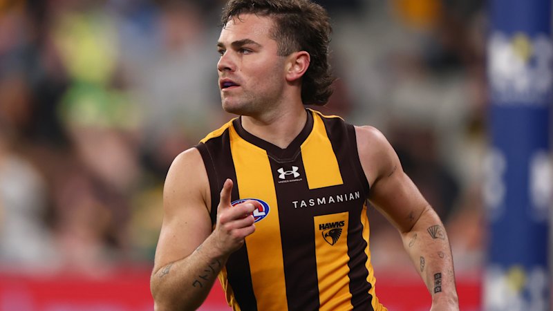 Hawthorn Hawks defeat the Greater Western Sydney Giants at the MCG, but lose Nick Watson, “the Wizard”, to injury