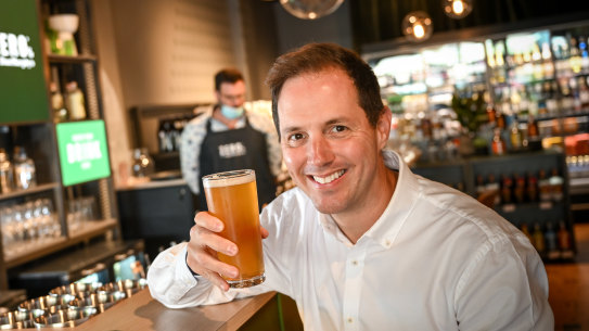 Dan Murphy’s Managing Director Alex Freudmann at their new zero alcohol bar in Hampton.