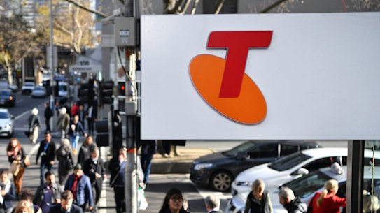 'Treated like dirt': Telstra workers reject 'insulting' pay offer