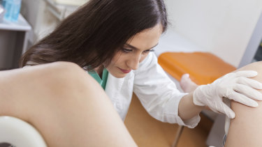 Endometrial scratching involves collecting a biopsy sample of a woman’s endometrium. The procedure is similar to a smear test.