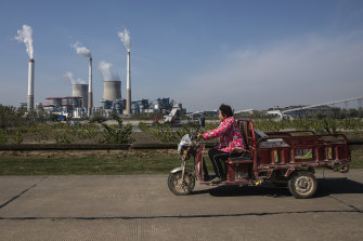 A coal-fired power plant in operation in Hanchuan, Hubei province. Chinese state-owned firms will negotiate with Australian firms over climate mitigation strategies on Monday. 