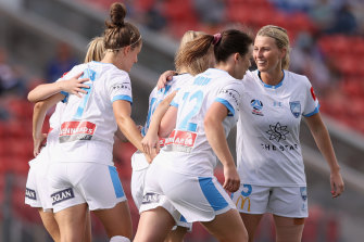 W-League 2020-21: Long-range bombs from Taylor Ray, Rachel ...
