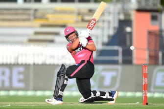 Moises Henriques led the Sixers to victory with a captain’s knock.