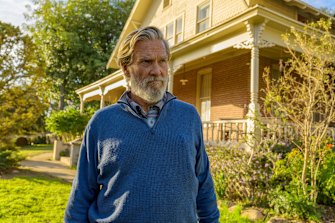 Jeff Bridges as Dan Chase, a former CIA operative whose 30-odd years of peaceful obscurity come to an abrupt and brutal end in The Old Man.