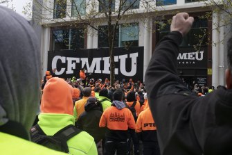 Tempers fray outside the Melbourne office of the CFMEU on Monday.