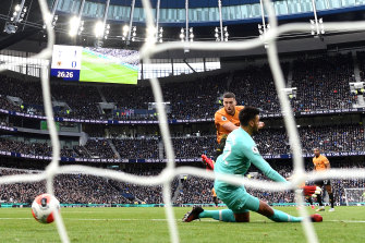 Wolves Deal Spurs A Top Four Blow Manchester United And Everton Draw