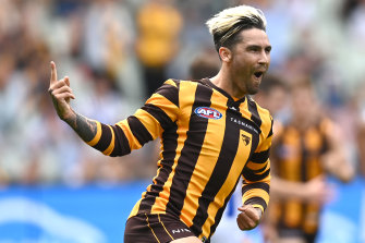 Chad Wingard’s hair and long sleeves are just fine by Hawks coach Sam Mitchell.