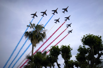 Cannes is back in a big way: French fighter jets flying over the crowd at the Maverick premiere. 