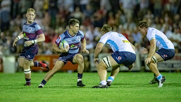 James O'Connor gets ready to go into contact. 