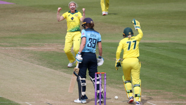 Australia's Delissa Kimmince takes the wicket of England's Natalie Sciver.