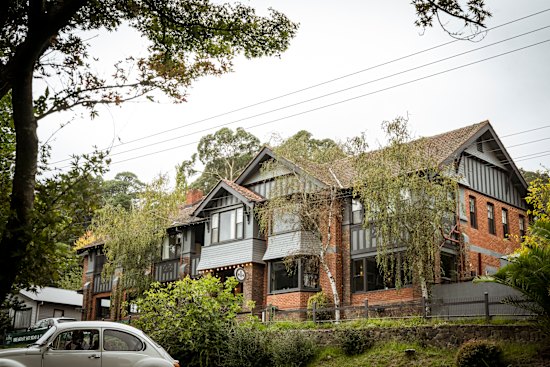 The Alpine Hotel is located in a quiet pocket of Victoria in the Yarra Ranges. 