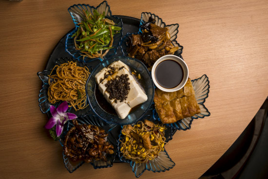 The  Golden Treasure Cold Platter at Gong De Lin.