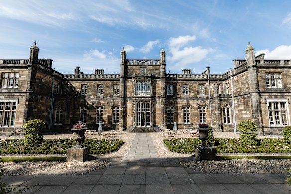 Mar Hall Golf & Spa Resort is just 10 minutes' drive from Glasgow Airport.