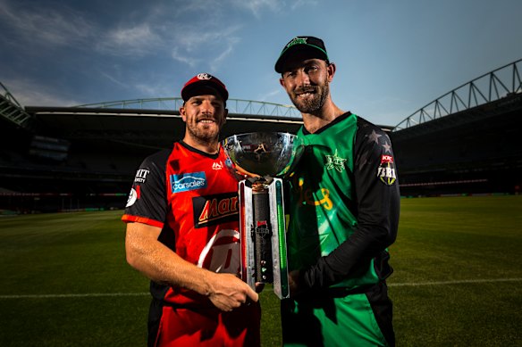 Melbourne's Cup: Aaron Finch and Glenn Maxwell pose with the BBL trophy.