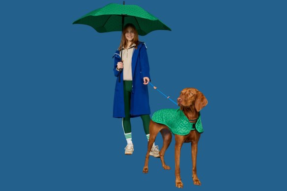 Don’t let man’s best fashion accessory get wet at the dog park.