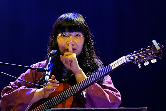 Ichiko Aoba is a captivating performer.