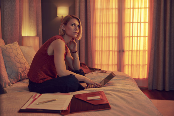 Claire Danes as Rachel Fleishman in ‘Fleishman Is In Trouble’ presented a picture of a woman struggling with post-natal depression after a difficult birth.