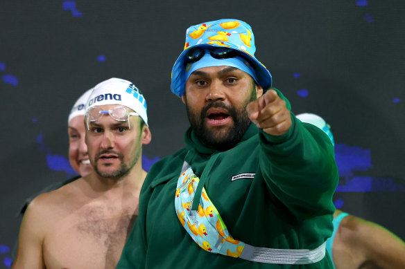 Sam Thaiday prepares for the relay.