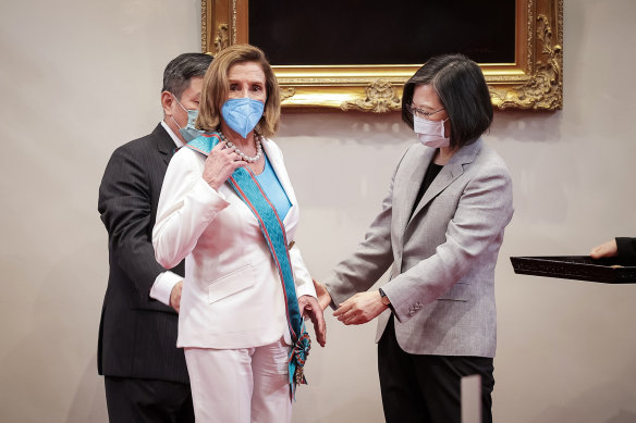 Nancy Pelosi receives Taiwan’s highest civilian honour from President Tsai Ing-wen.