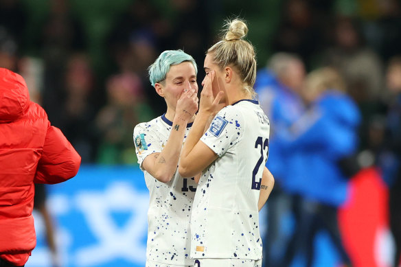 Megan Rapinoe and Kristie Mewis of USA show dejection after the team’s defeat.