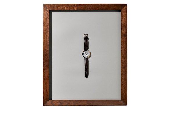 Relógio masculino, US$ 399.