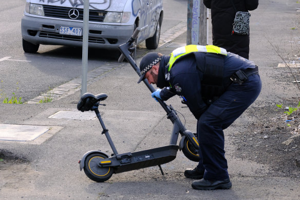 indsats Forføre frokost E-scooter death: Man who died in scooter accident was travelling at well  over 20km/h, police say