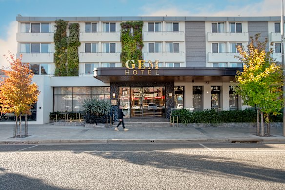 The Gem Hotel at 201 Banna Ave, Griffith, NSW.