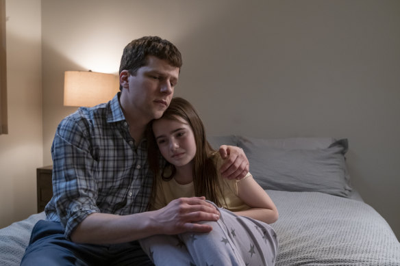 Jesse Eisenberg and Meara Maloney in Fleishman Is In Trouble.