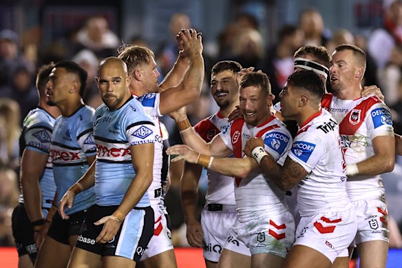 Jack de Belin performing the “burger” gesture.