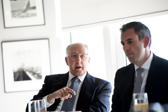 Paul Keating and Treasurer Jim Chalmers at an investment roundtable discussion last year.