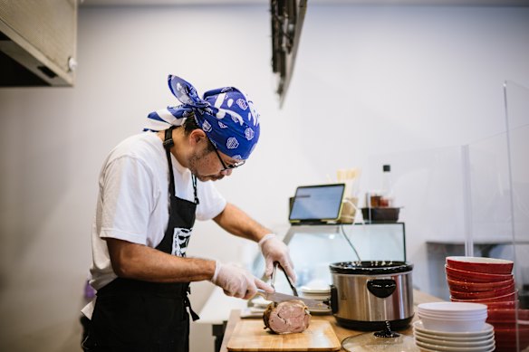 Taro Akimoto at Lambkotsu in Underwood.