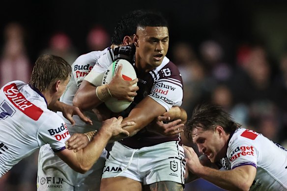 Haumole Olakau'atu jogando pelos Sea Eagles.