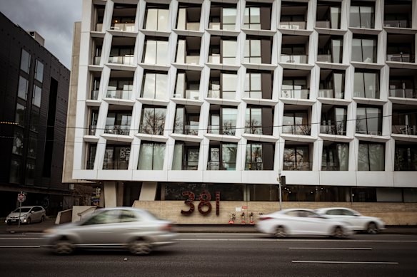 The Aparthotel Cremorne apartment complex is among the new exposure sites in Victoria.