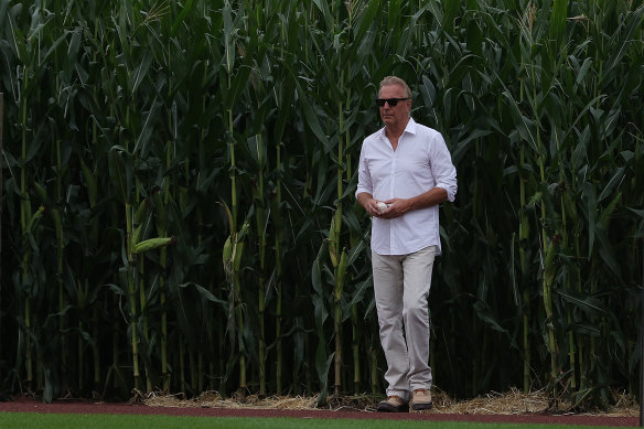 Kevin Costner returns to the cornfield for the 'Field of Dreams' game -  Upworthy