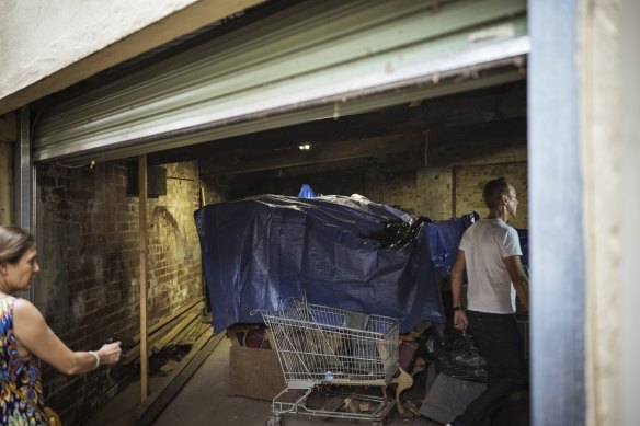 The garage was still filled with the vendor’s belongings. 