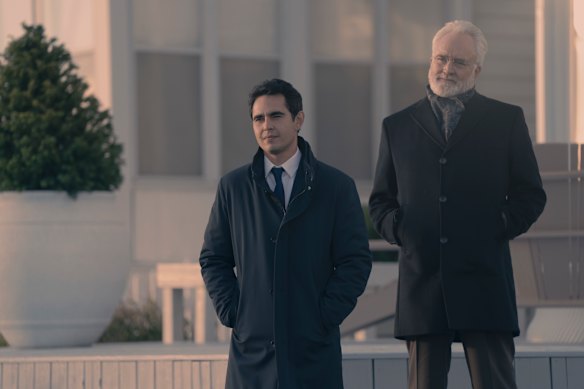 Nick (Max Minghella) and Commander Lawrence (Bradley Whitford) in New Bethlehem.