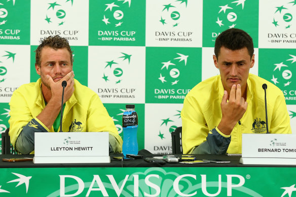 Bernard Tomic wants to patch things up with Lleyton Hewitt after the pair fell out a few years ago.