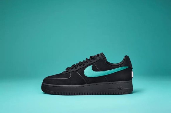 Tiffany & Co. Nike Air Force 1 Silver Shoebox