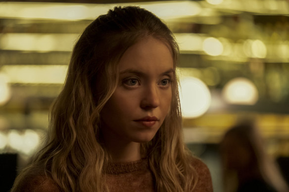 Sydney Sweeney as Montreal hipster Pippa in The Voyeurs.