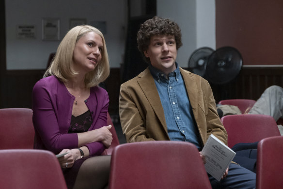 Claire Danes and Jesse Eisenberg  in Fleishman Is in Trouble.