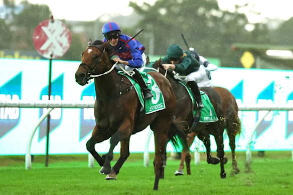 Guest House winning the Golden Slipper.
