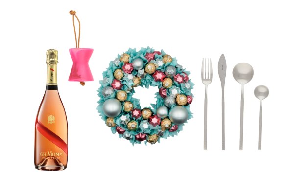 Champagne; “Bow” decoration; Christmas wreath; Cutlery set.