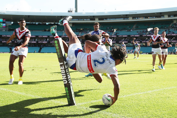 Dominic Young seals victory for the Knights with a spectacular diving try.